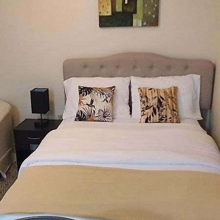 Hastings Towers 4D - Studio Apt Opp Beach Bridgetown Extérieur photo