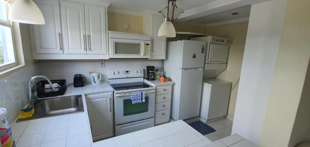 Hastings Towers 4D - Studio Apt Opp Beach Bridgetown Extérieur photo