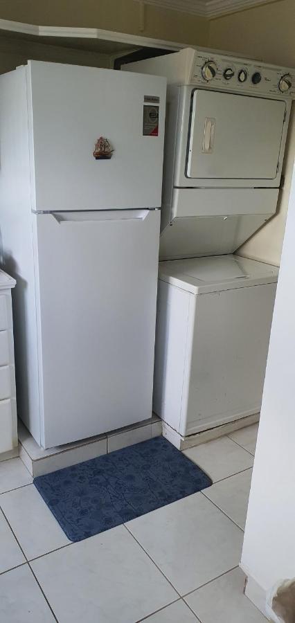 Hastings Towers 4D - Studio Apt Opp Beach Bridgetown Extérieur photo