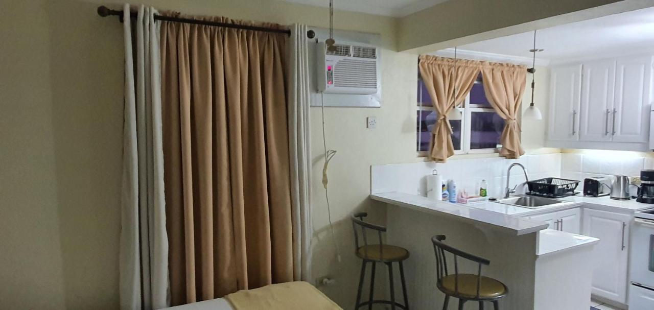Hastings Towers 4D - Studio Apt Opp Beach Bridgetown Extérieur photo