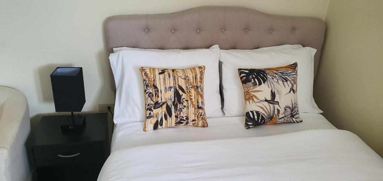 Hastings Towers 4D - Studio Apt Opp Beach Bridgetown Extérieur photo